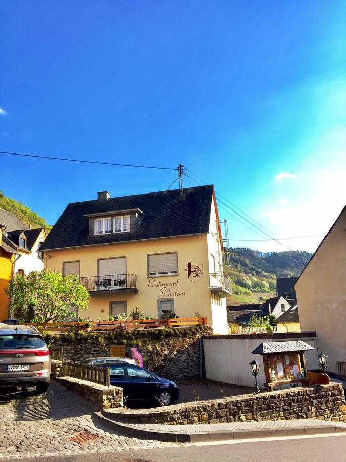Hotel Weingut Schuetzen Senheim Bagian luar foto
