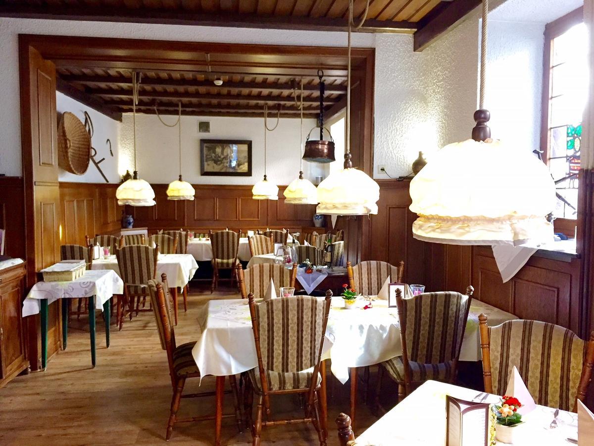 Hotel Weingut Schuetzen Senheim Bagian luar foto