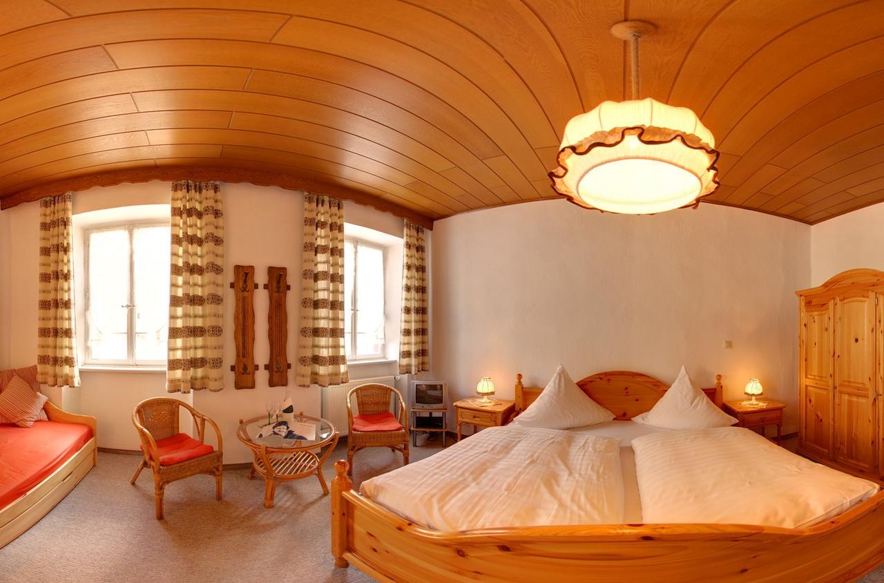Hotel Weingut Schuetzen Senheim Bagian luar foto