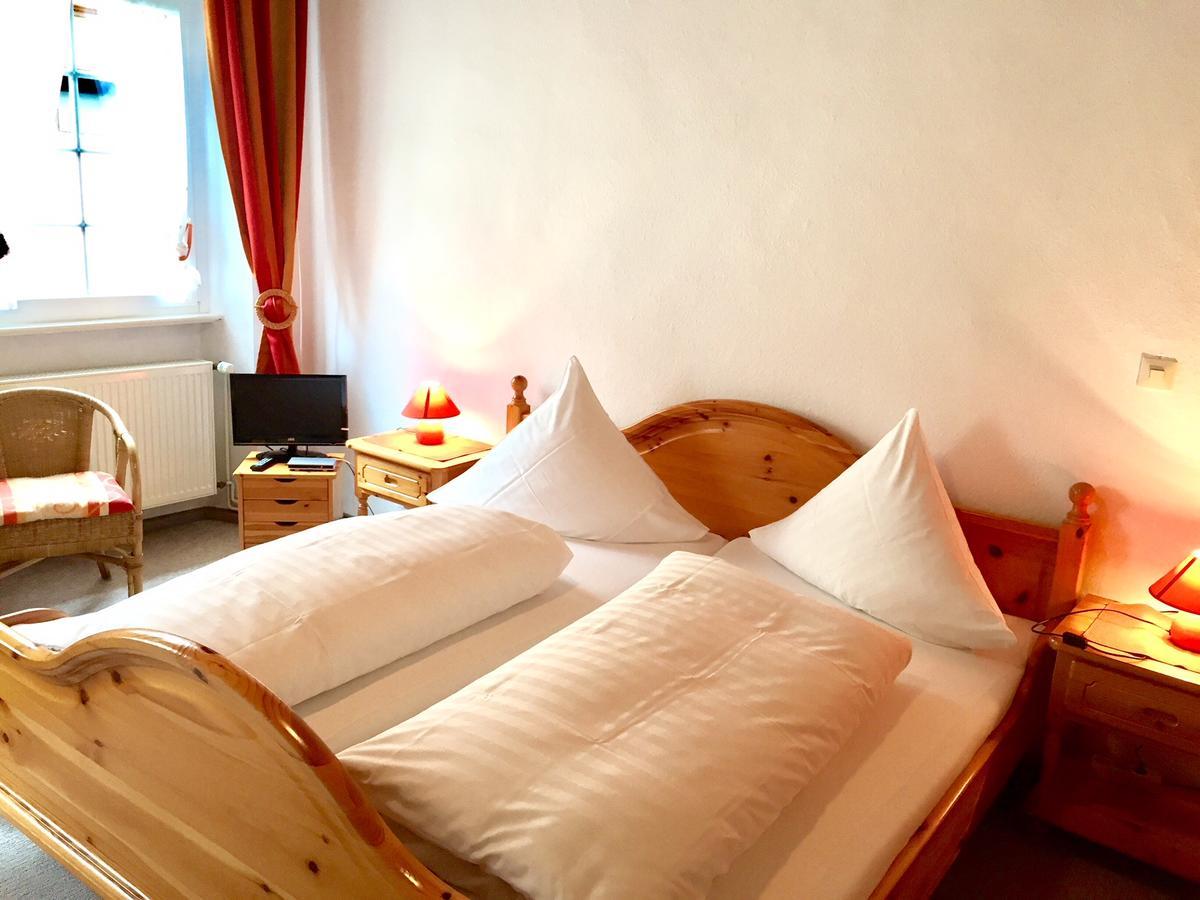 Hotel Weingut Schuetzen Senheim Ruang foto