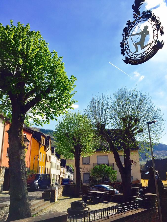 Hotel Weingut Schuetzen Senheim Bagian luar foto